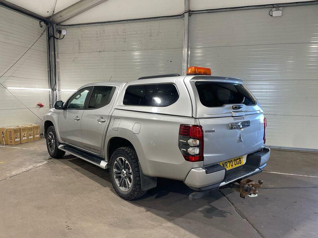 Mitsubishi L200 2.2 Di-d Dc Barbarian 4Wd Euro 6 Ss WR70OGB Silver #3