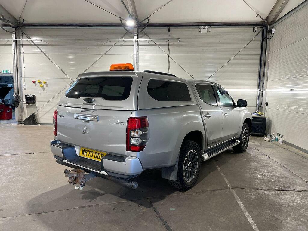 Mitsubishi L200 2.2 Di-d Dc Barbarian 4Wd Euro 6 Ss WR70OGB Silver #4