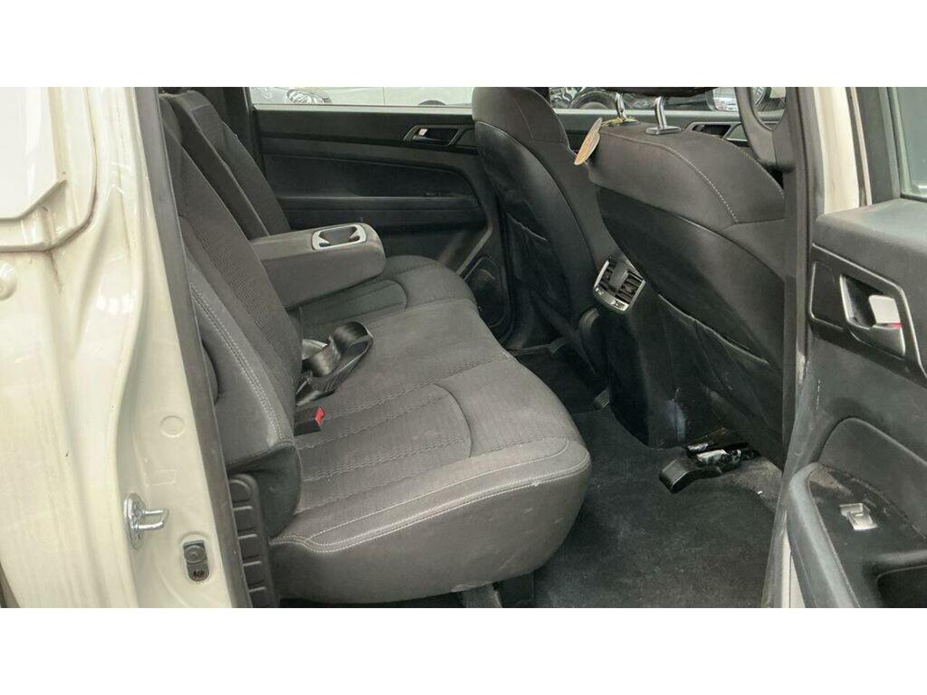 SsangYong Musso D Ex Red #17