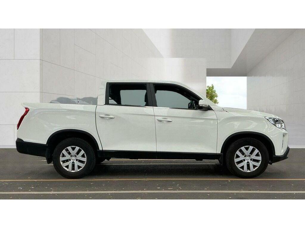 SsangYong Musso D Ex Red #8