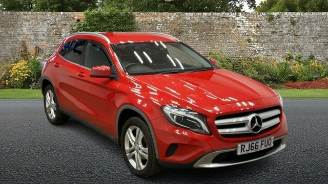 Mercedes-Benz GLA Class 2.1 Gla200d Sport Premium Suv 7G-dct Red