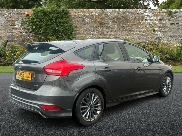 Ford Focus 1.0T Ecoboost St-line Hatchback Grey #6