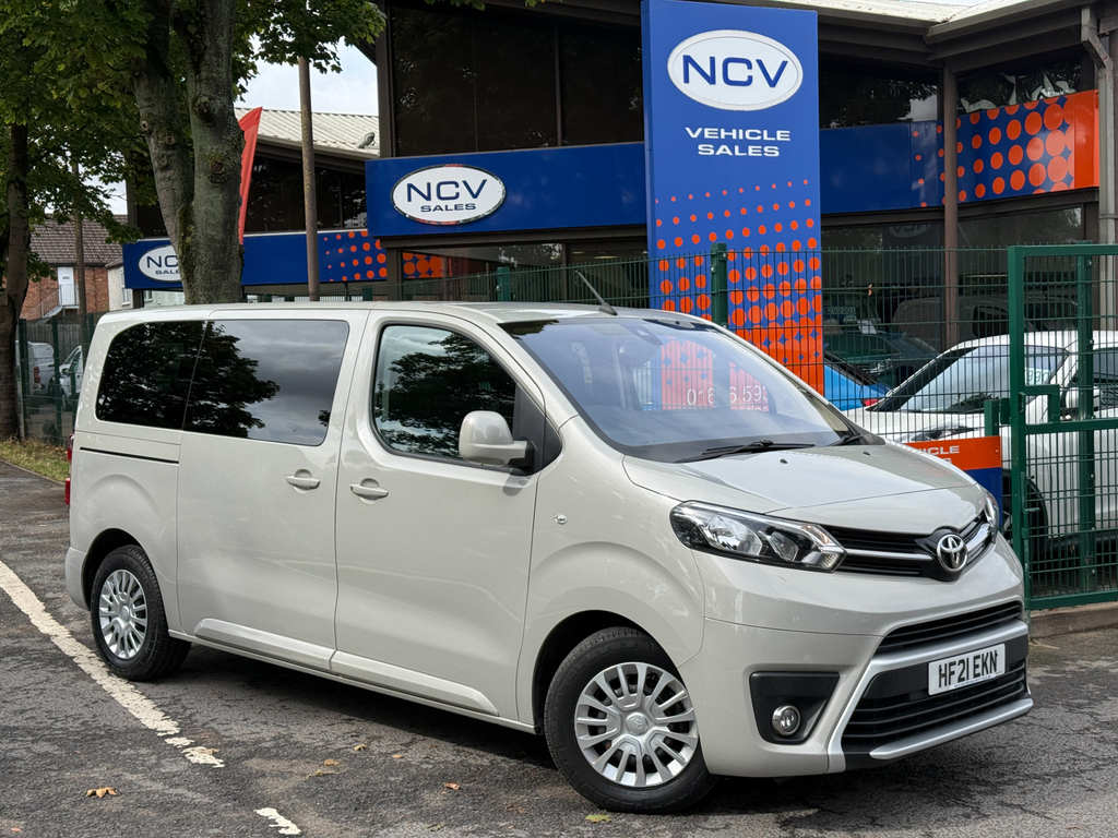 Toyota PROACE D-4d L1 Shuttle 9 Seater No Vat Silver
