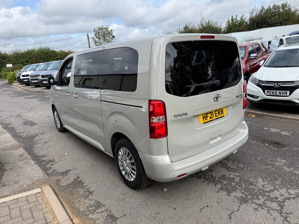 Toyota PROACE D-4d L1 Shuttle 9 Seater No Vat Silver #4