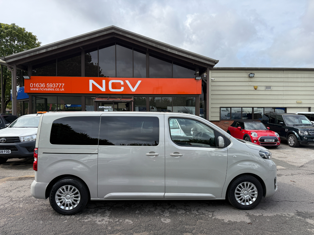 Toyota PROACE D-4d L1 Shuttle 9 Seater No Vat Silver #2