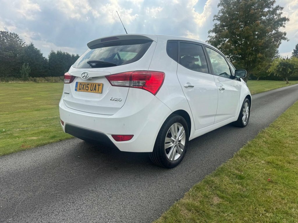Hyundai Ix20 1.6L Style White #3