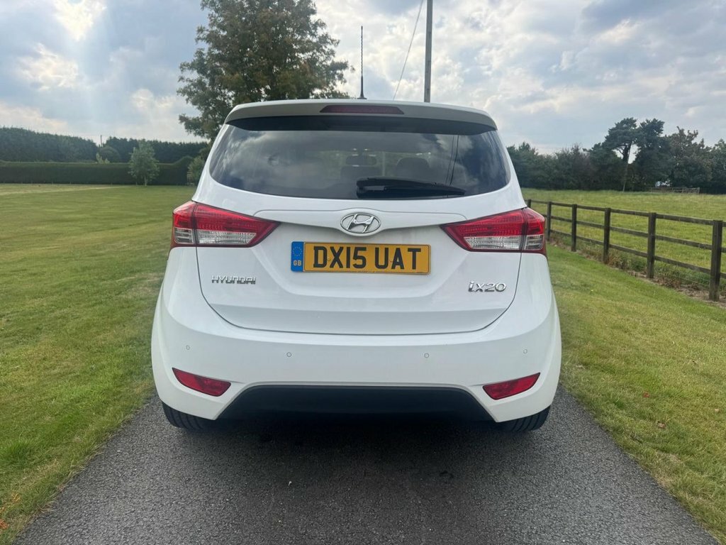 Hyundai Ix20 1.6L Style White #4