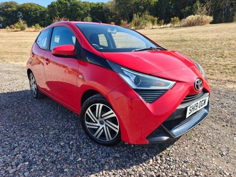 Toyota Aygo Vvt-i X-play X-shift Red