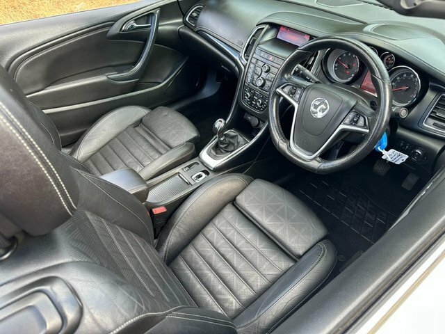 Vauxhall Cascada Elite White #5