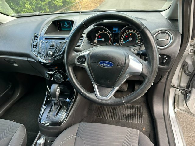 Ford Fiesta 1.6 Zetec Hatchback Powershift Euro 5 Silver #5