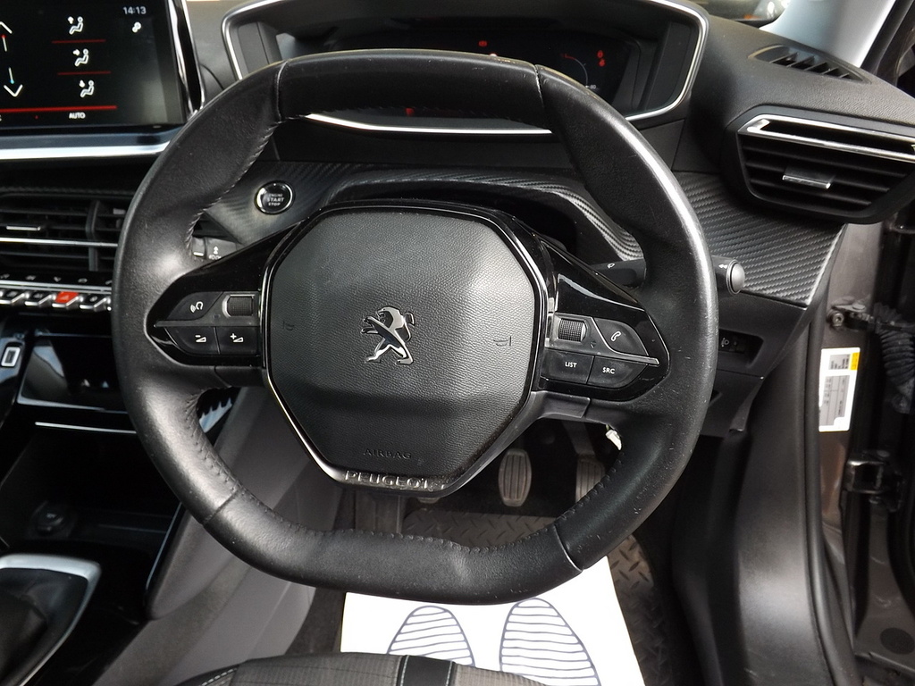 Peugeot 2008 Puretech Allure Premium Grey #6