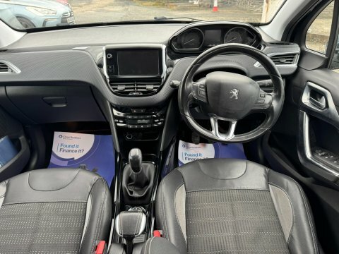 Peugeot e-2008 E-hdi Allure Black