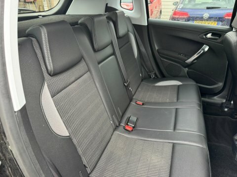 Peugeot e-2008 E-hdi Allure GK15OYE Black #6