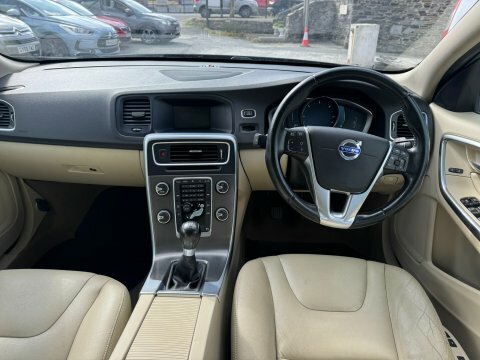 Volvo V60 D2 Se Lux Blue