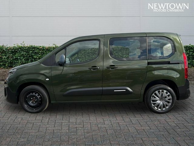 Citroen e-Berlingo 52Kwh Plus M Mpv 11Kw Charger Green #4