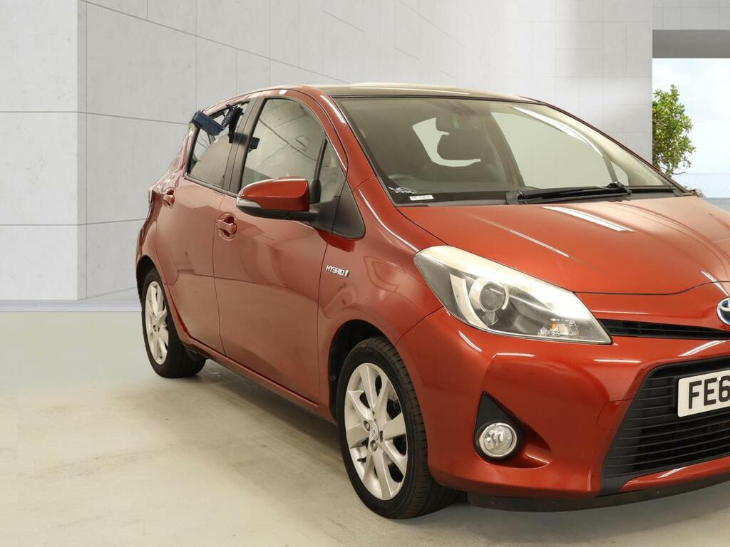 Toyota Yaris 1.5 Vvt-h T Spirit Hatchback Hybrid Cvt Red