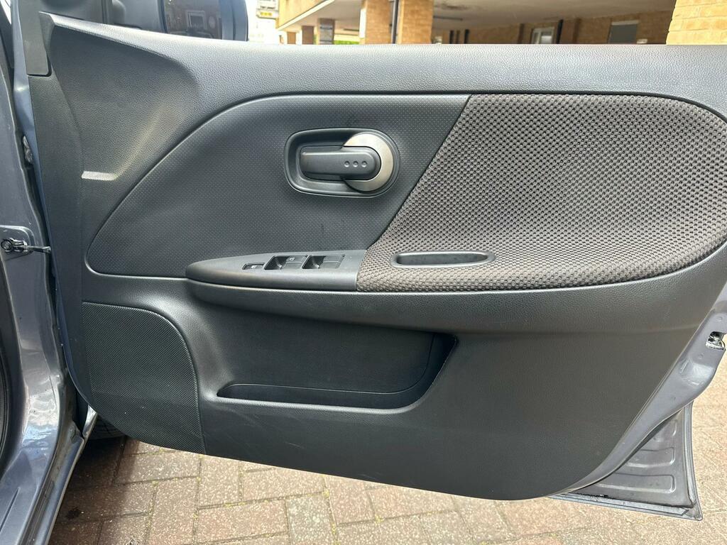 Nissan Note 1.4 Se Silver #7