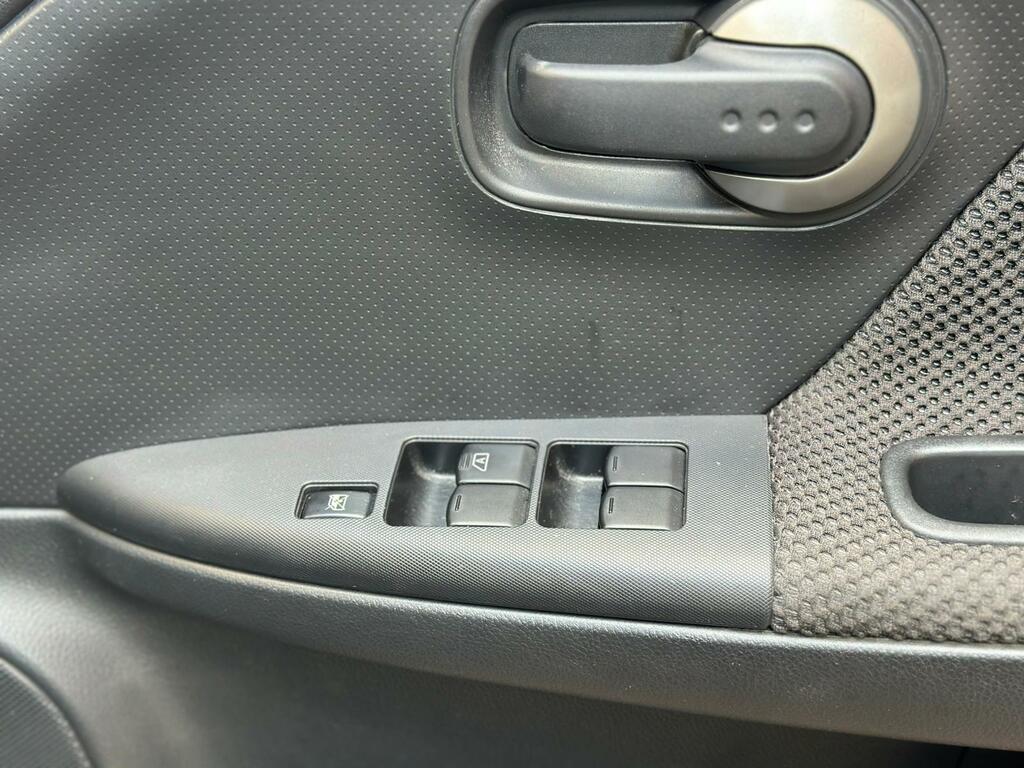 Nissan Note 1.4 Se Silver #14