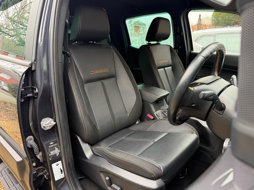 Ford Ranger Wildtrak Ecoblue, Roller Shutter White #63
