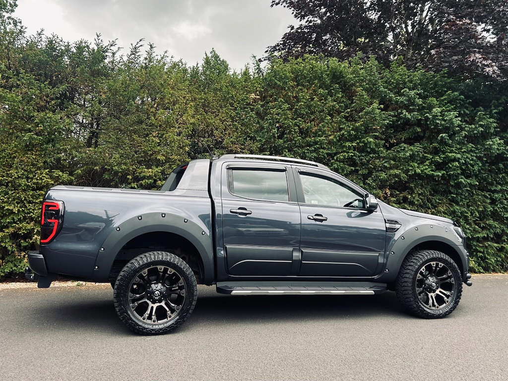 Ford Ranger Wildtrak Ecoblue, Roller Shutter White #46