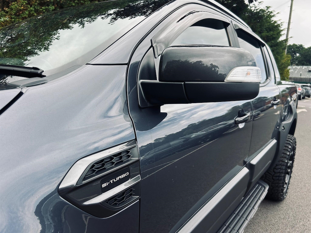 Ford Ranger Wildtrak Ecoblue, Roller Shutter White #59