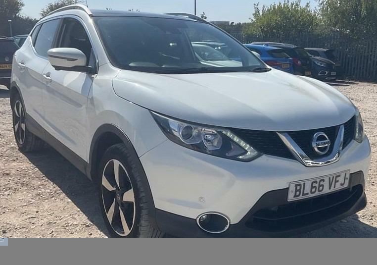 Nissan Qashqai 1.2 Dig-t N-connecta Panroof Nav Camera White