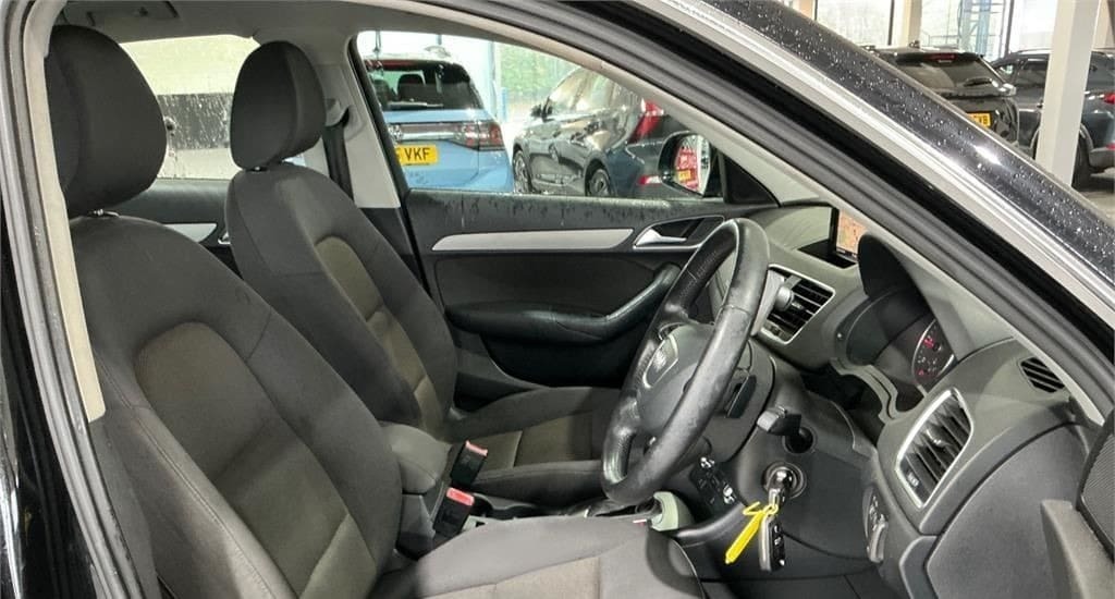 Audi Q3 2.0 Tdi 177 Quattro Se S Tronic Black #4