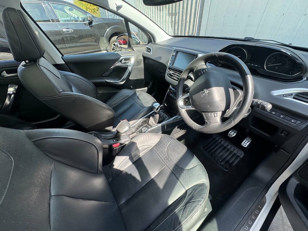 Peugeot 2008 2008 Active E-hdi White #12