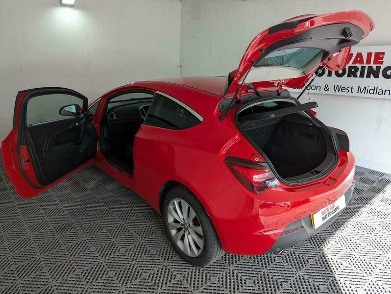 Vauxhall Astra GTC 1.4I Turbo Sri Red #4