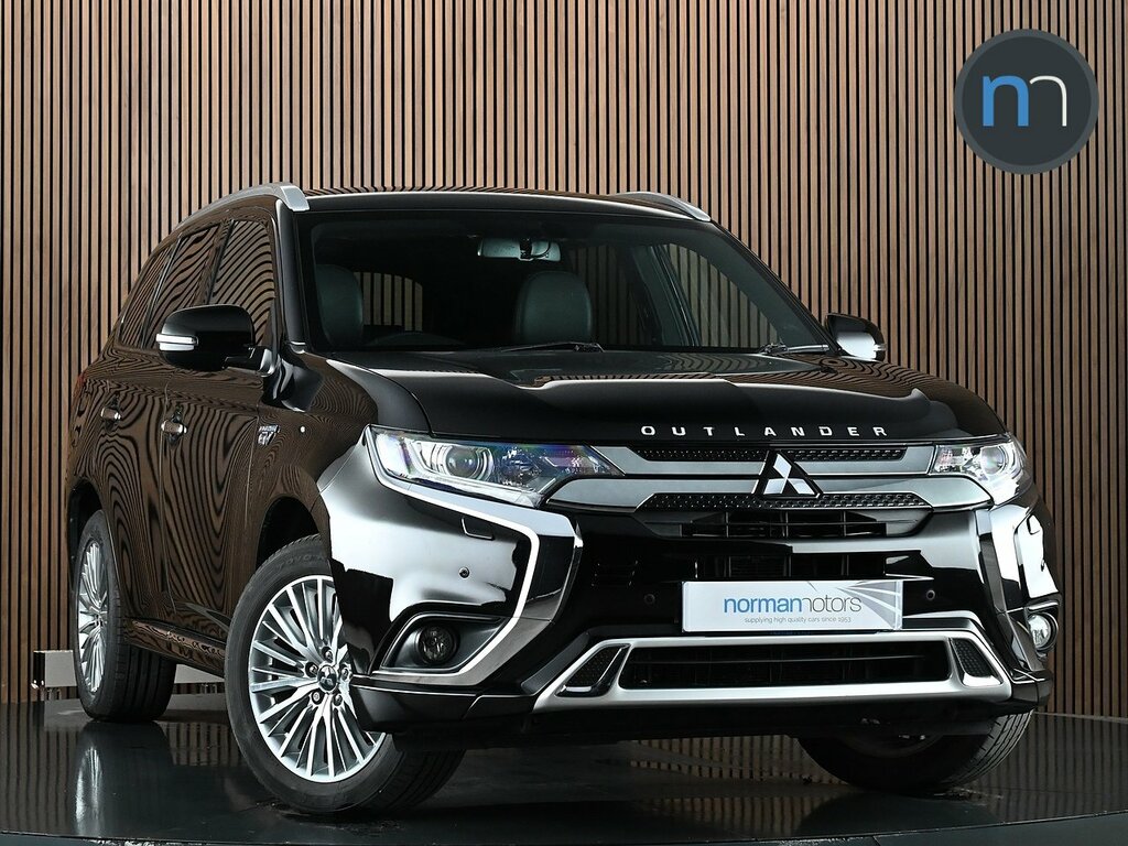 Mitsubishi Outlander 2.4H Twinmotor 13.8Kwh Dynamic Suv Plug Black