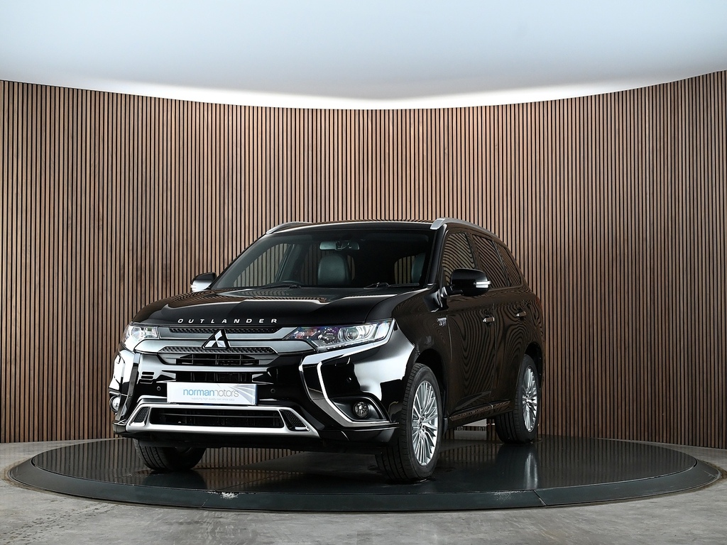 Mitsubishi Outlander 2.4H Twinmotor 13.8Kwh Dynamic Suv Plug Black #6