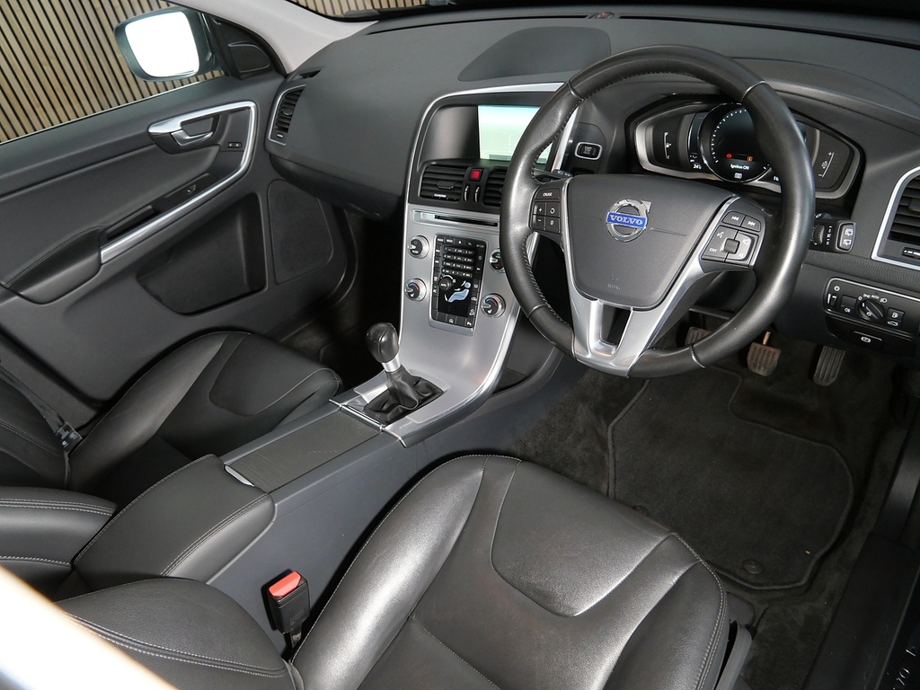 Volvo XC60 2.4 D5 Se Lux Nav Suv Awd Euro 6 Brown #3