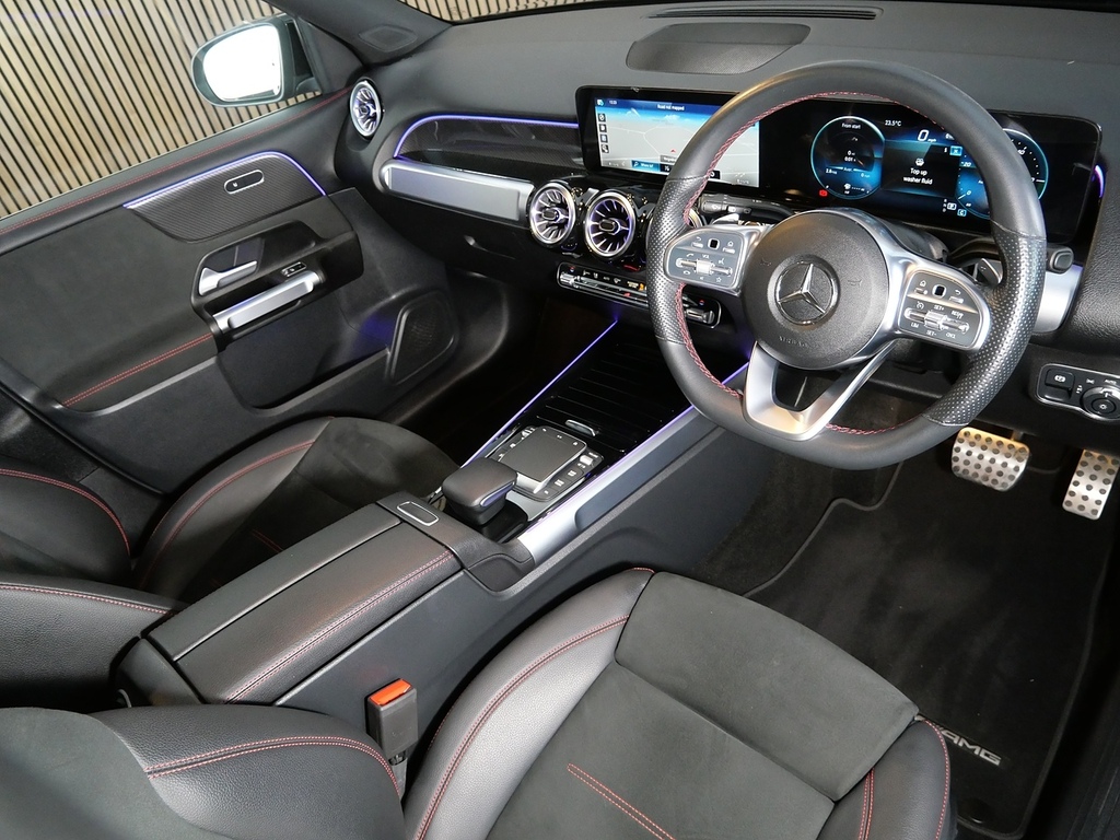 Mercedes-Benz GLB Class 2.0 Glb220d Amg Line Premium Plus Suv Black #3