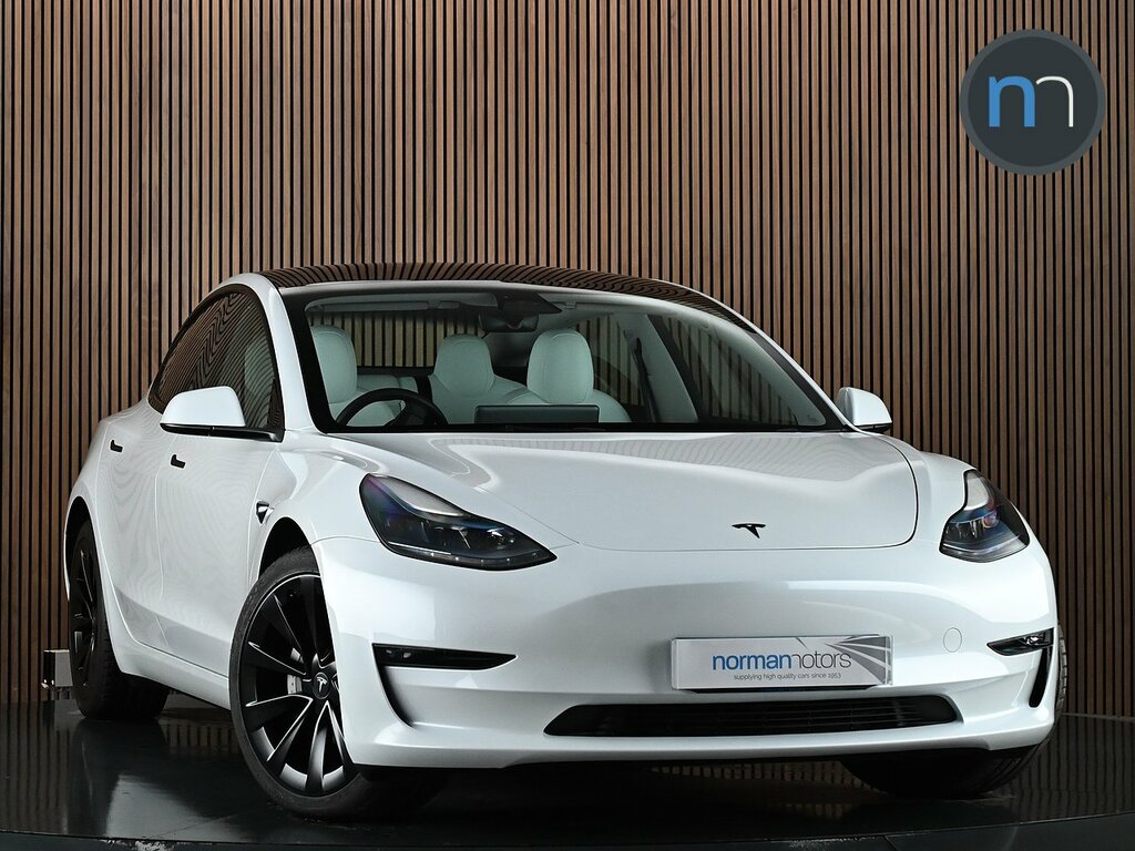 Tesla Model 3 Dual Motor Long Range Saloon 4 White