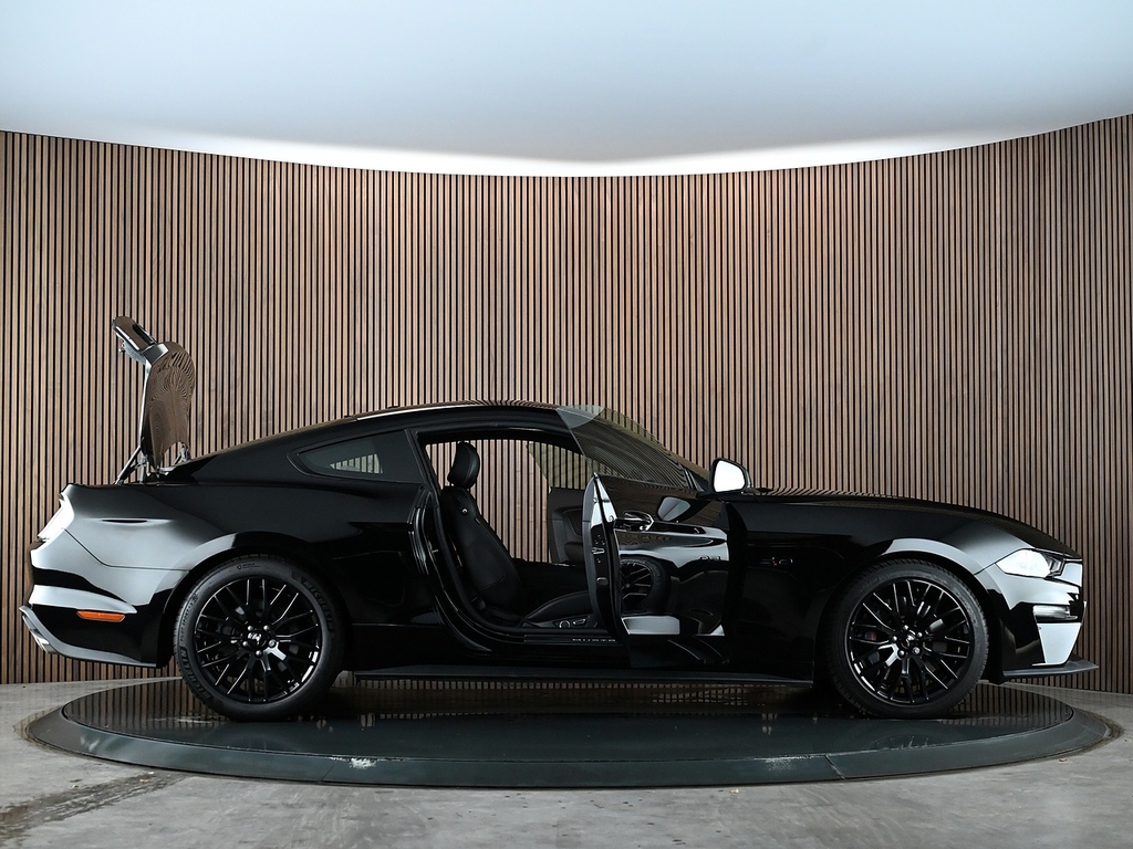Ford Mustang Black #16