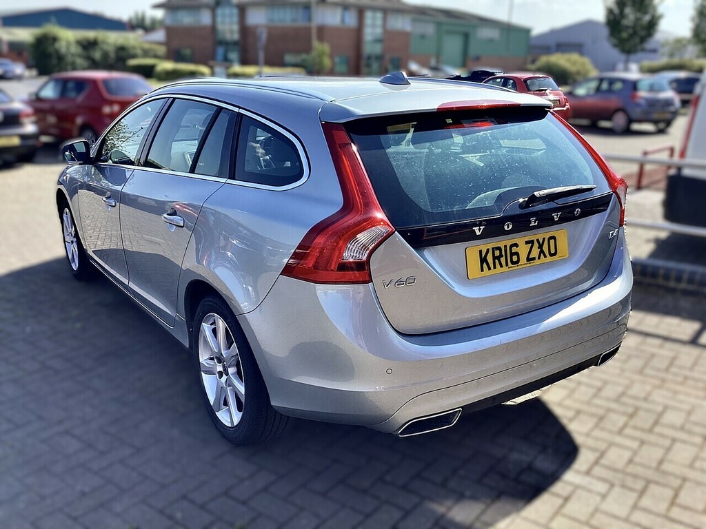 Volvo V60 R-design Lux Nav D4 A Red #7