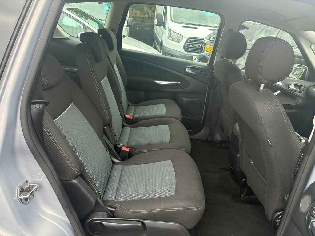 Ford S-Max  White #19