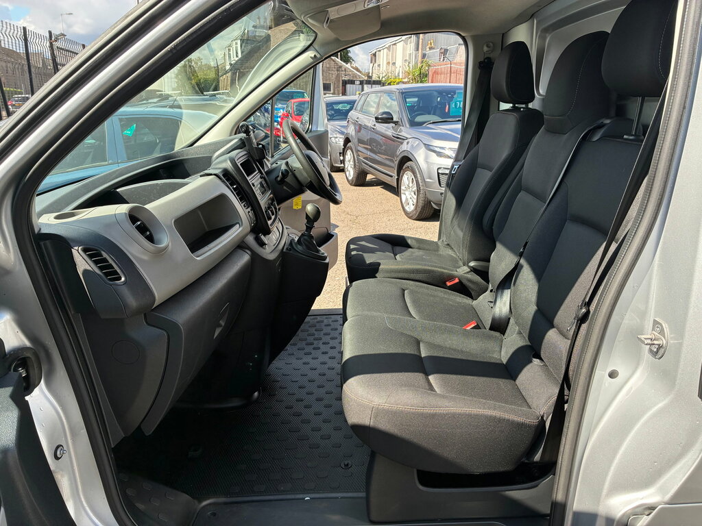 Renault Trafic Diesel White #21