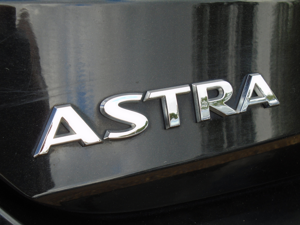 Vauxhall Astra Hatchback Red #30