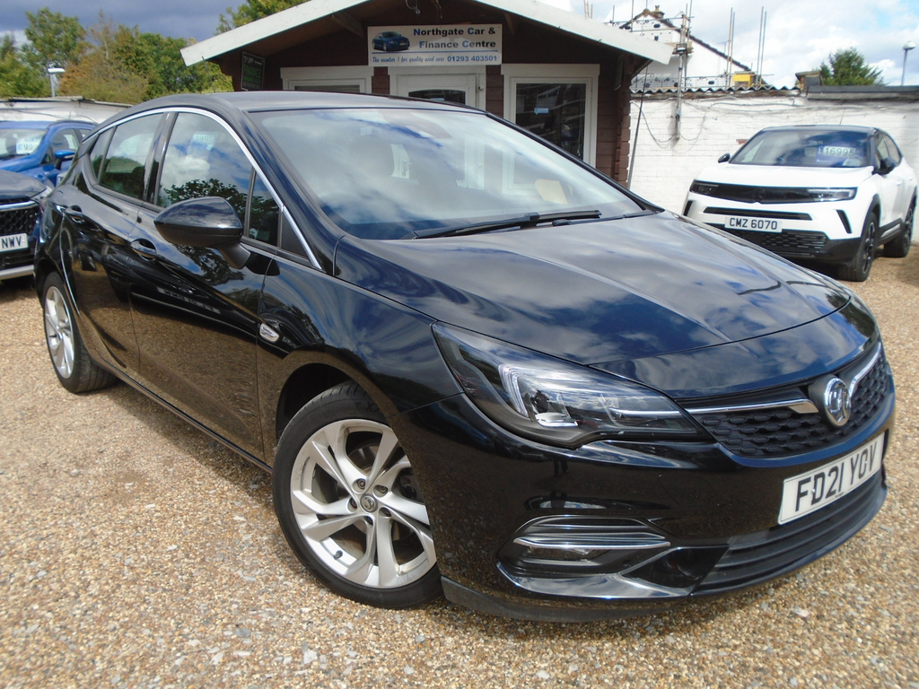 Vauxhall Astra Hatchback Red #8