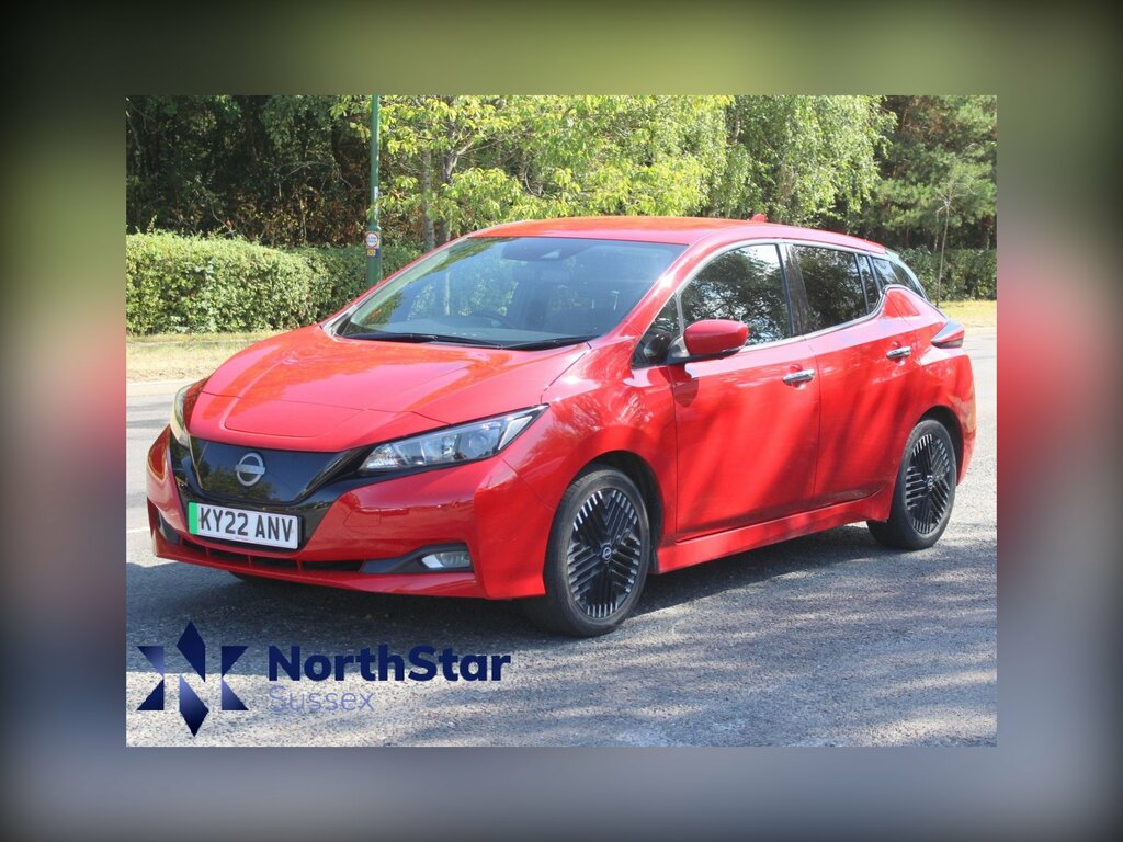 Nissan Leaf 39Kwh N-connecta Hatchback 150 Red