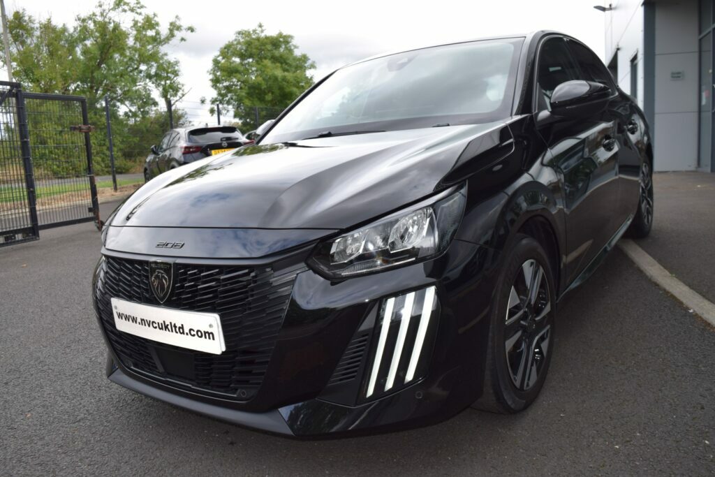 Peugeot 208 1.2 Puretech Allure Black #5
