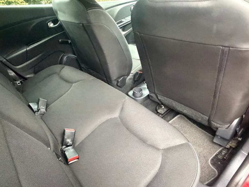 Renault Clio Hatchback Red #16