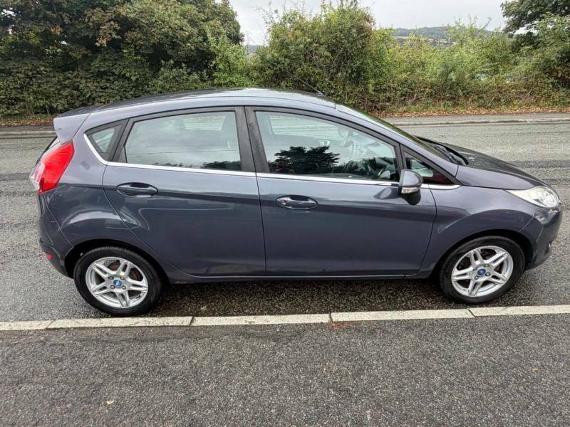 Ford Fiesta Studio Red #7