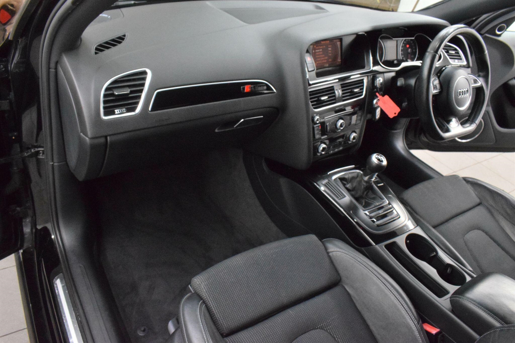 Audi A4 2.0 Tdi Black Edition Euro 5 Ss Black #3