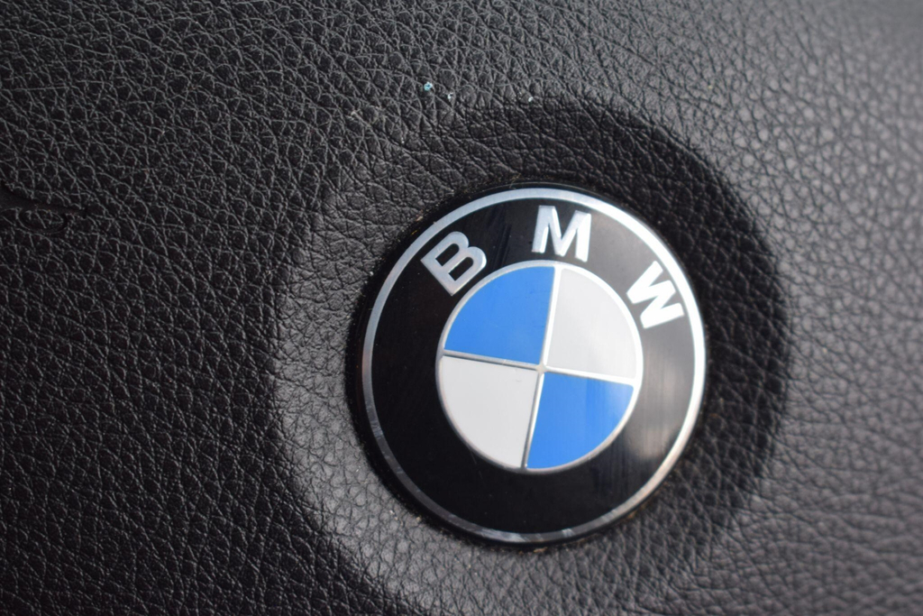 BMW 1 Series Hatchback Black #38