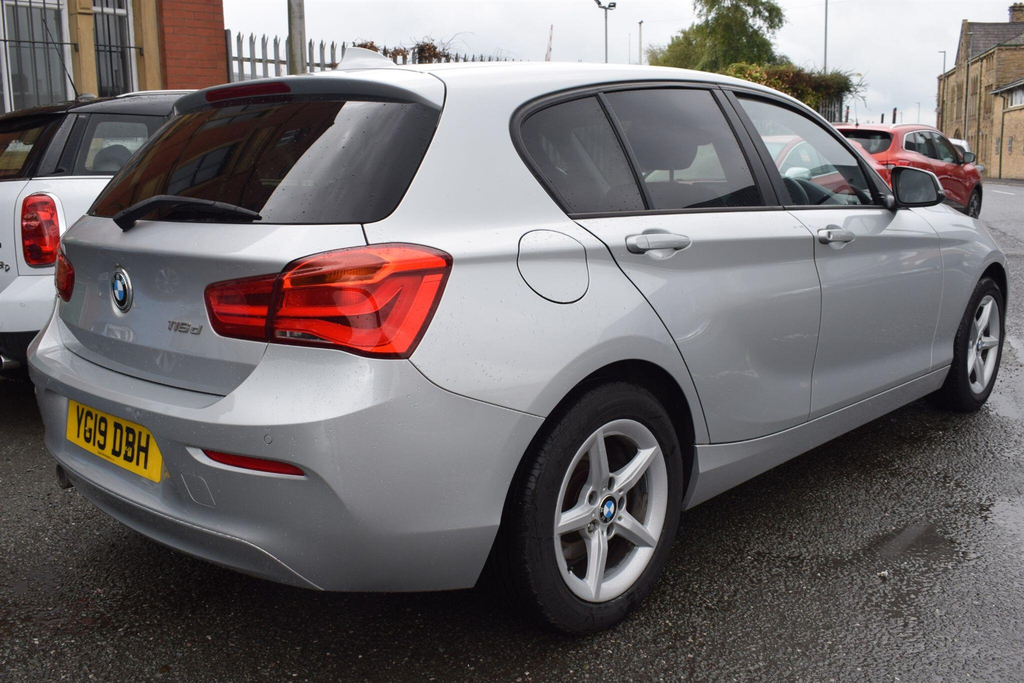 BMW 1 Series Hatchback Black #13