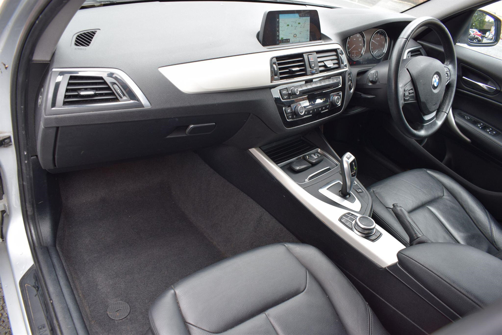BMW 1 Series Hatchback Black #17