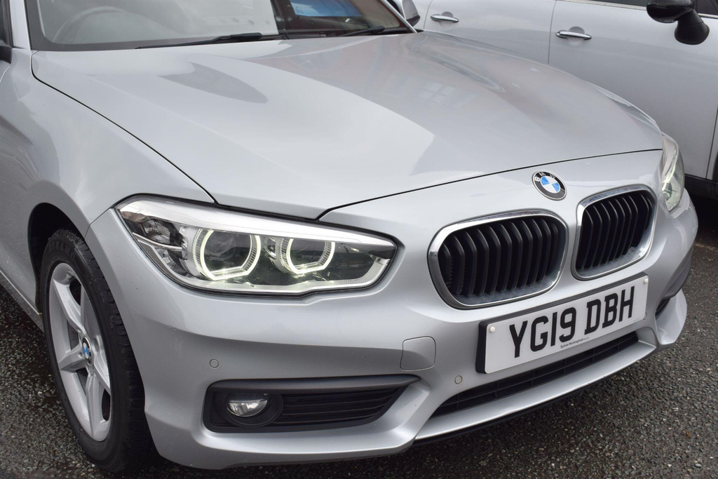BMW 1 Series Hatchback Black #8