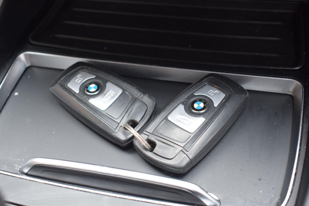 BMW 1 Series Hatchback Black #29